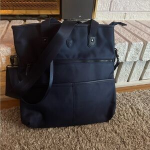 Heys, large crossbody messenger bag navy